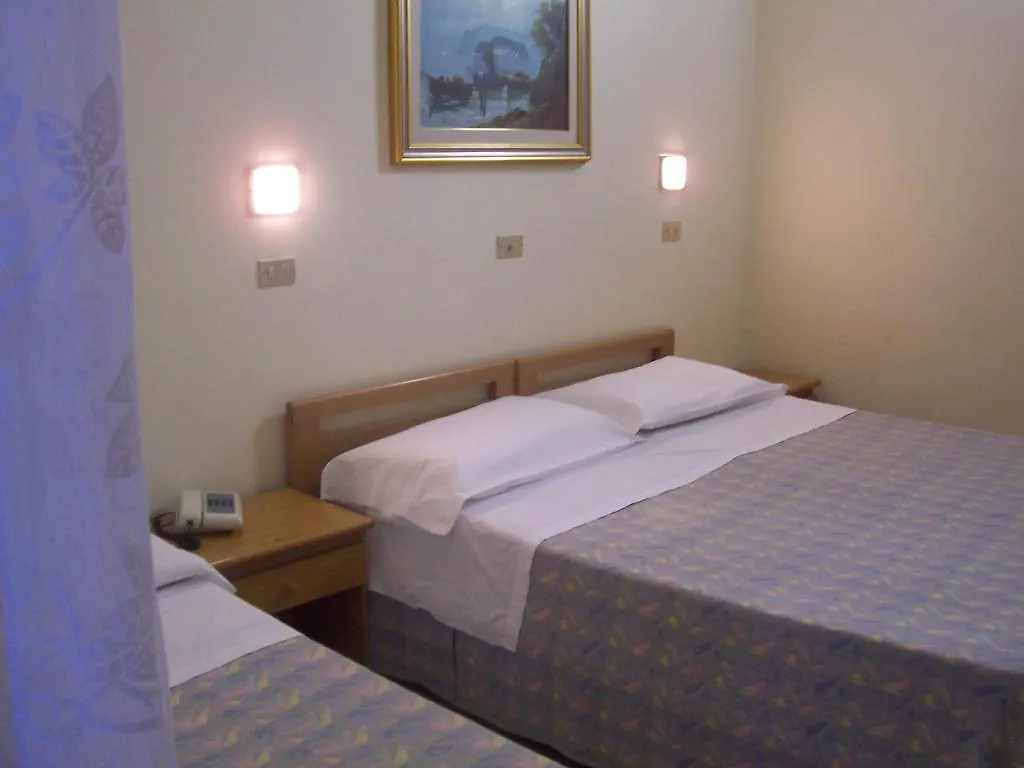 Hotel Pensione Romeo Bari 2*,  Italy