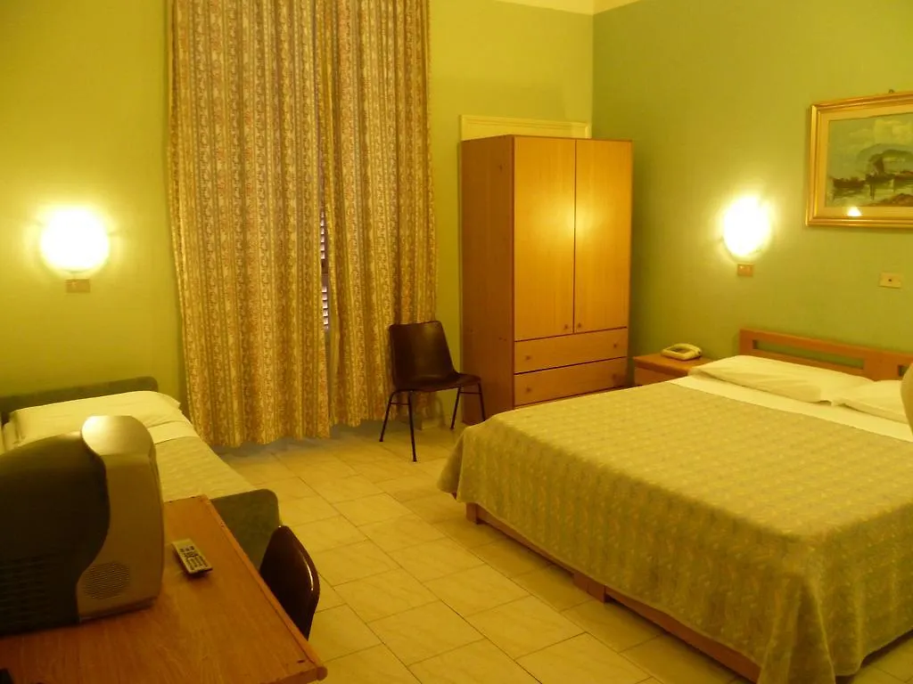 Hotel Pensione Romeo Bari 2*,